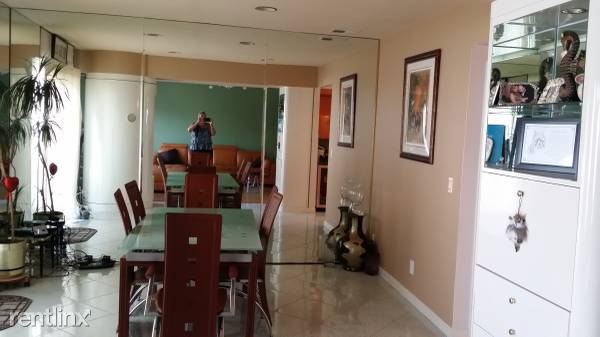 Building Photo - 11 Rockne St