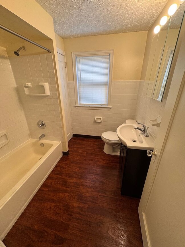 Building Photo - 631 Churchill Rd