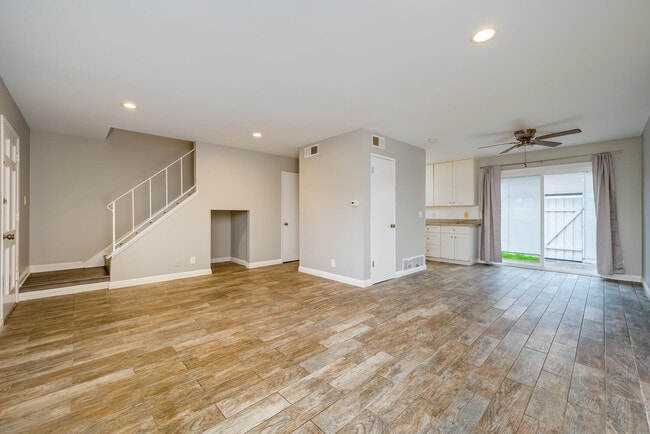 Building Photo - 9615 Adams Ave