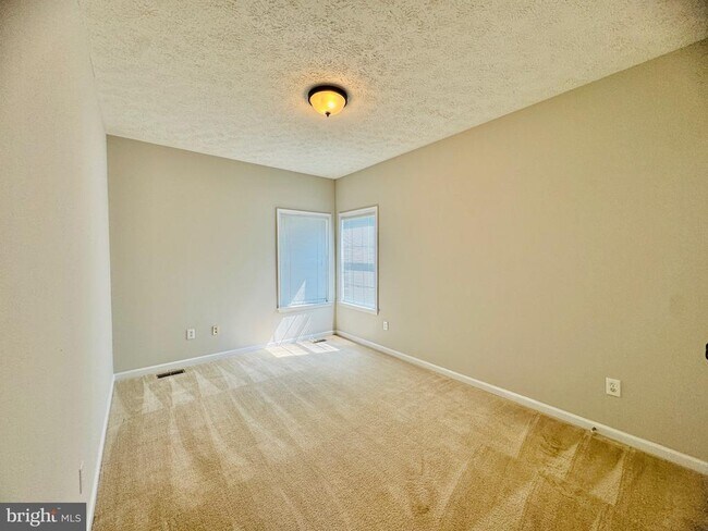 Building Photo - 52 Lightfoot Dr