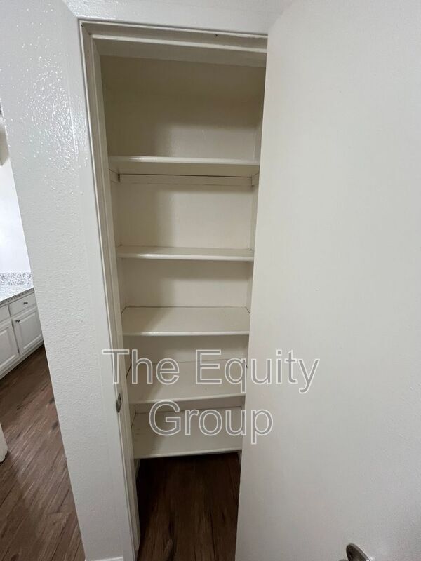 Building Photo - 3928 W Meadow Ave