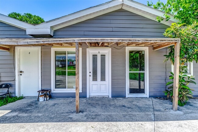 Building Photo - 6223 Lavender St