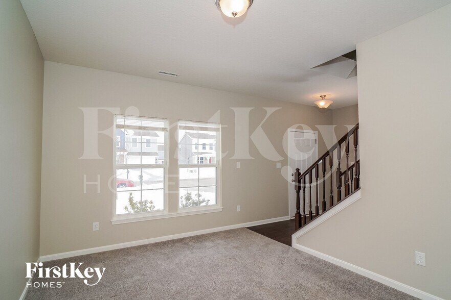 Building Photo - 645 Van Buren St