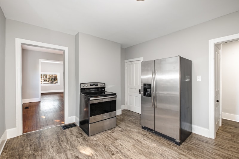 Building Photo - 118 E 19th St