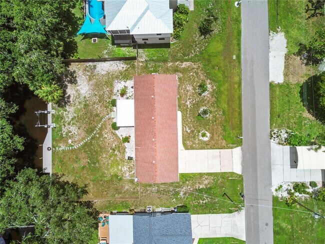 Building Photo - 4612 8th St Ct E