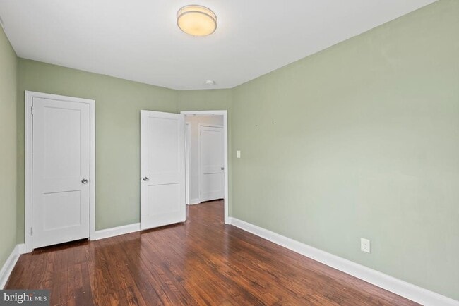 Building Photo - 929 Kinwat Ave