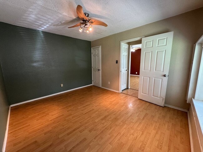 Building Photo - 360 Virtual Tour Available