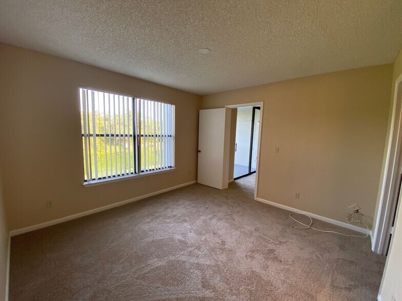 Building Photo - 13525 Eagle Ridge Dr