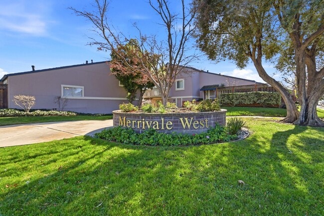 Building Photo - 1348 Merrivale West Square