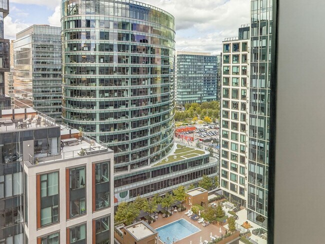 Building Photo - 135 Seaport Blvd