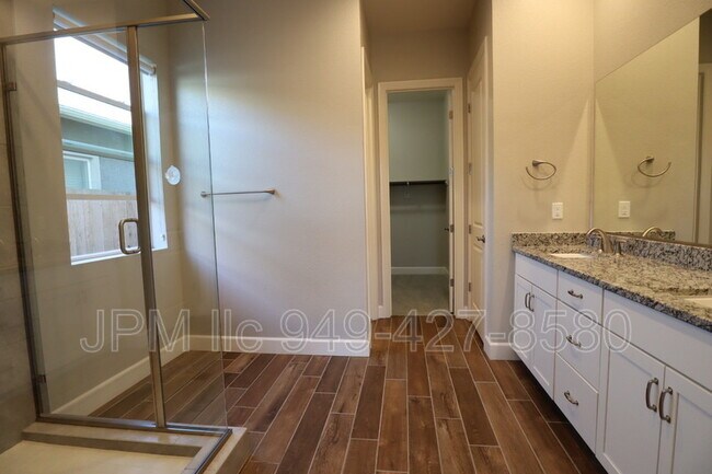Building Photo - 12925 Sapphire Point Dr