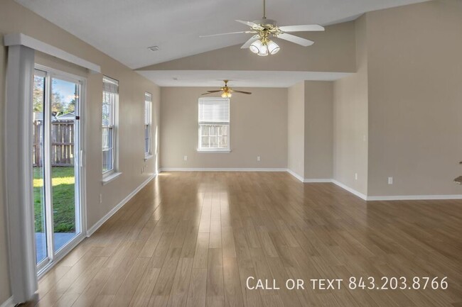 Building Photo - 9990 Hallsford Dr