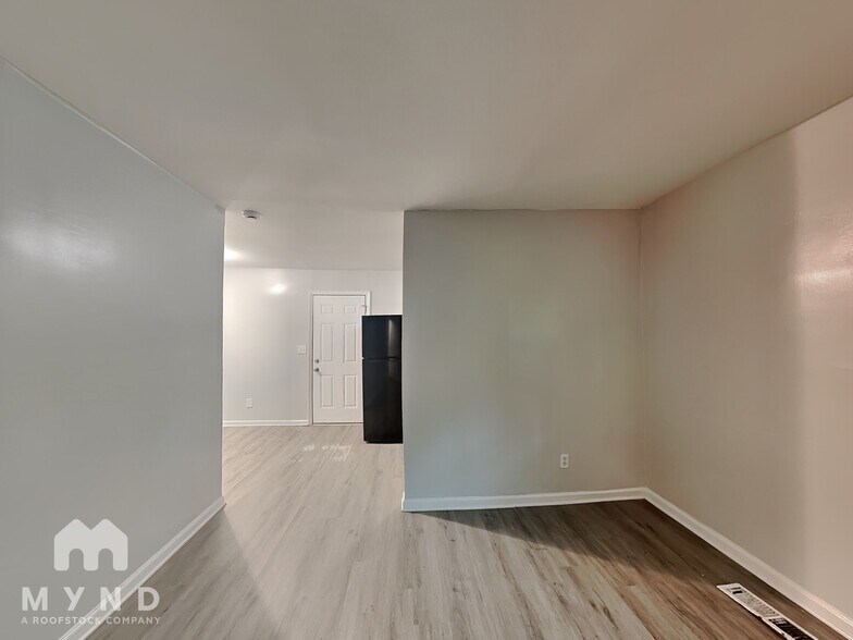 Building Photo - 438 Greenhill Way