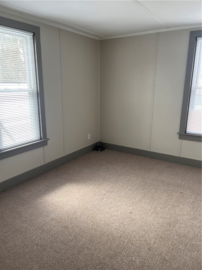 Building Photo - 119 Sayre St