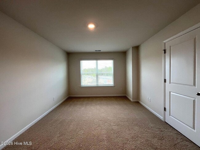 Building Photo - 201 Maddox Dr