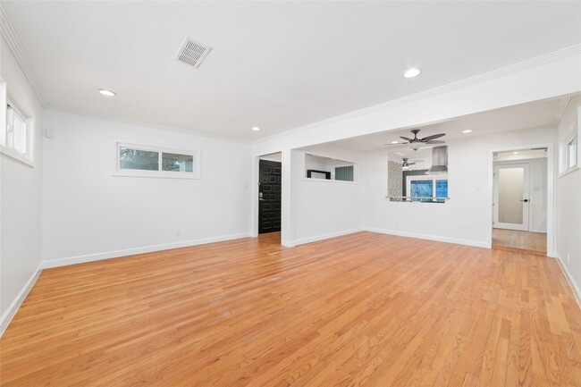 Building Photo - 4415 Merwin St