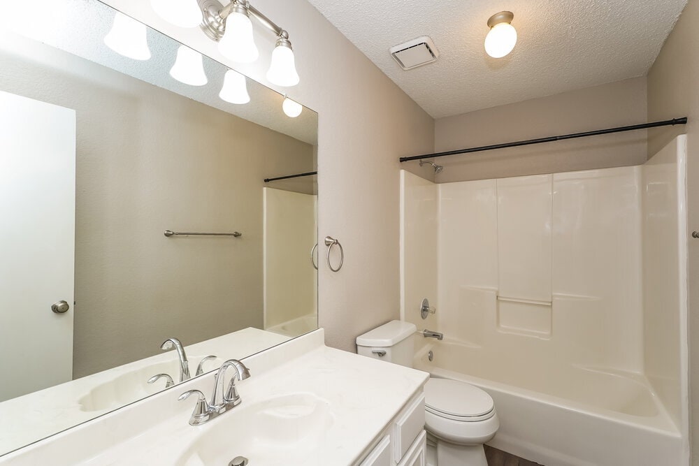 Building Photo - 7900 Flowertree Ct