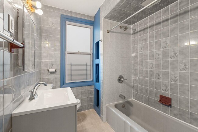 Building Photo - 360 West Side Ave