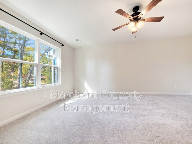 Building Photo - 111 Marthawood Ln