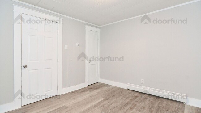 Building Photo - 11 Pleasant St