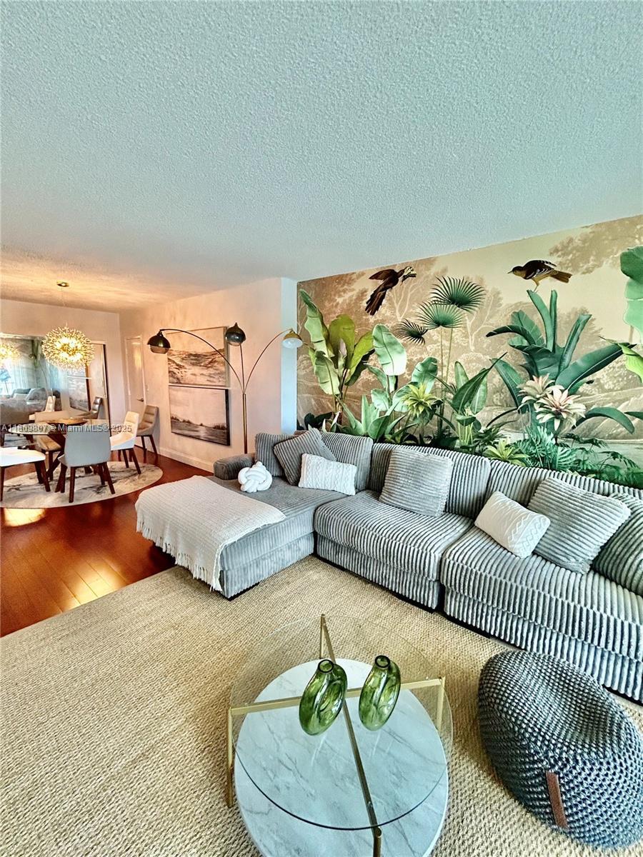 Building Photo - 300 Bayview Dr