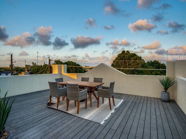 Building Photo - 1509 Holly St