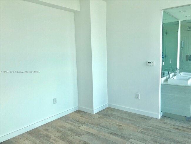 Building Photo - 650 NE 32nd St