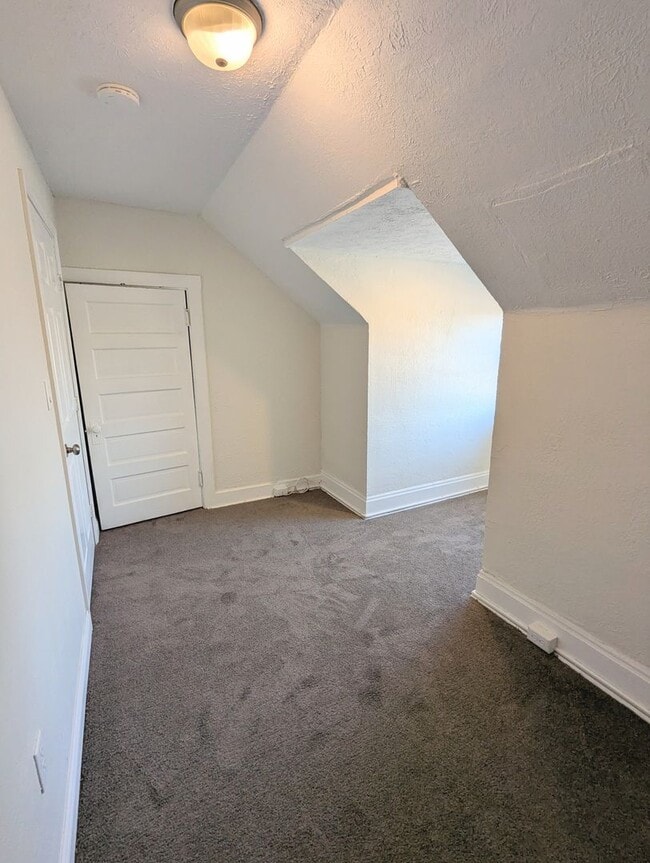 Building Photo - bot3705