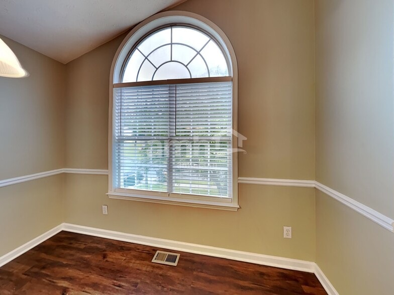 Building Photo - 3626 Clubside Walk NW