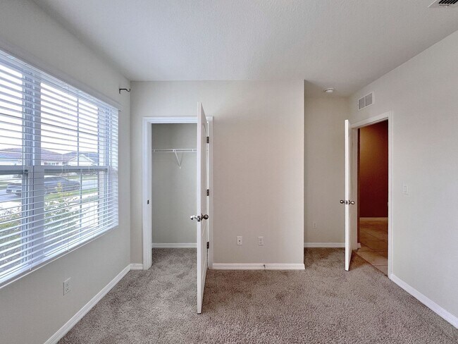 Building Photo - Four-Bedroom Home Near Lake Hartridge