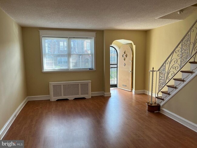 Building Photo - 1323 Gilham St