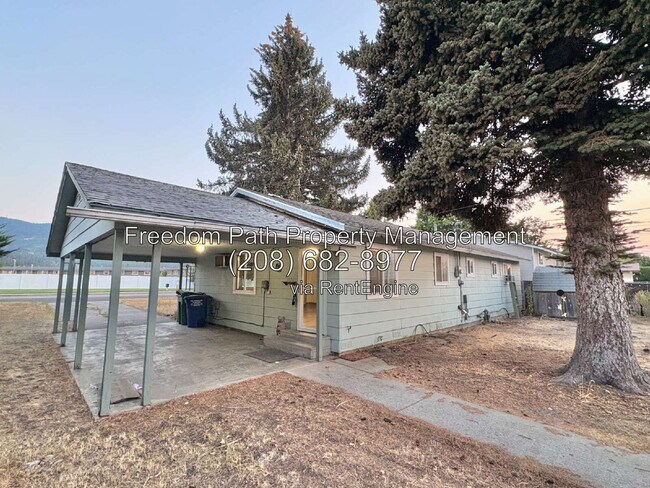 Building Photo - 315 E 1st Ave