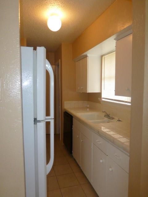 Building Photo - 409 Cliff Dr