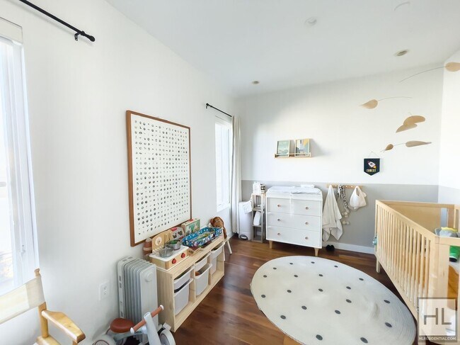 Building Photo - JACKSON STREET / Williamsburg Brooklyn / E...