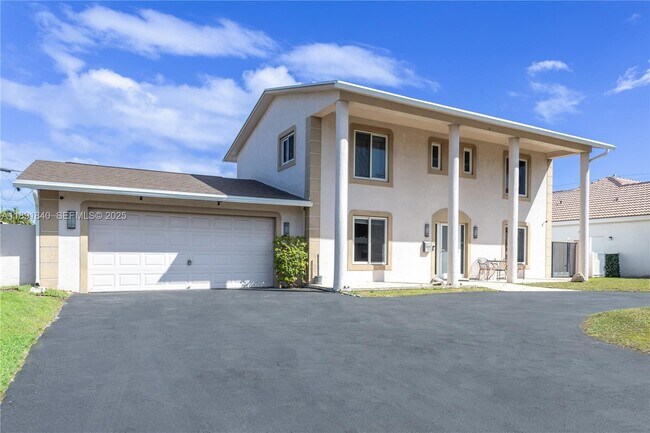 Building Photo - 1660 NE 25th Ave