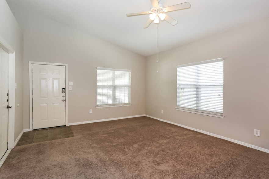 Building Photo - 10227 Berry Hill Ln