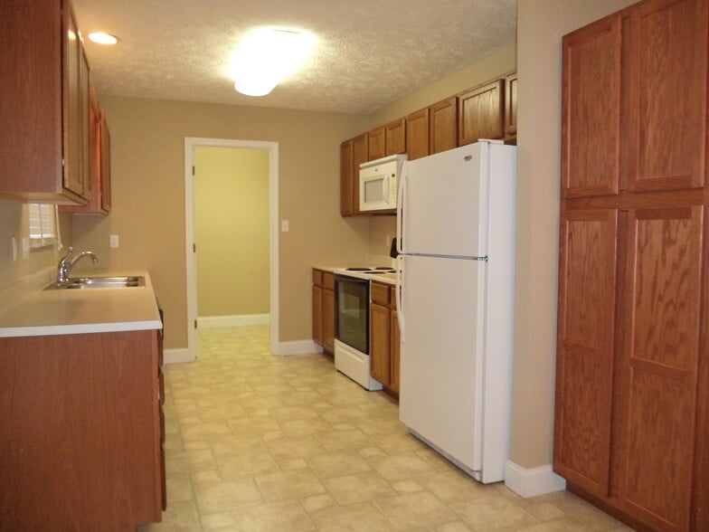 Building Photo - 112 Rouen Ct