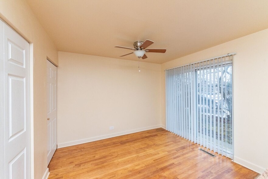 Building Photo - 820 N Milwaukee Ave