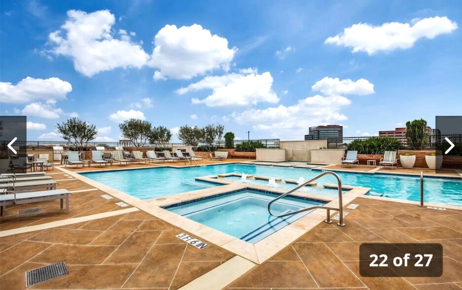 Rooftop pool - 339 Las Colinas Blvd E