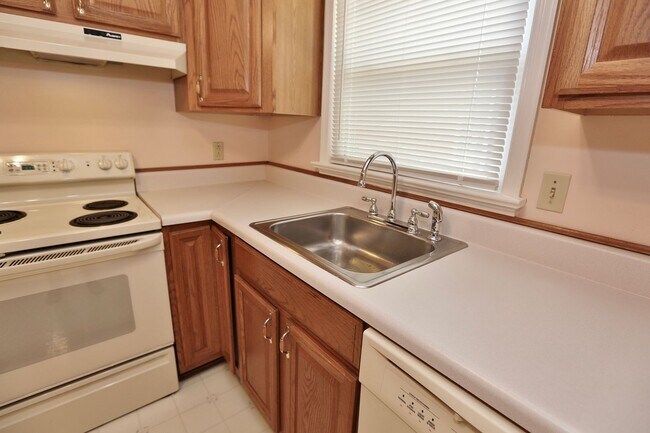 Building Photo - 1321 Conrad Ln