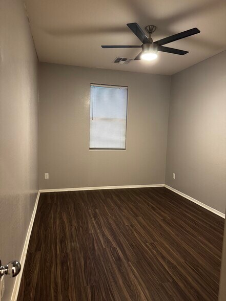 Building Photo - 7136 W Palo Verde Dr