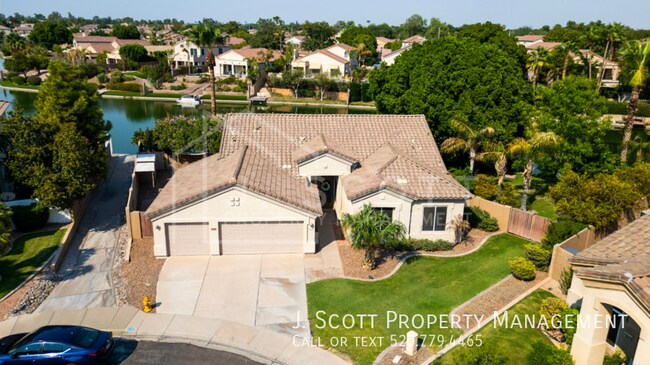 Building Photo - 836 W Aloe Pl