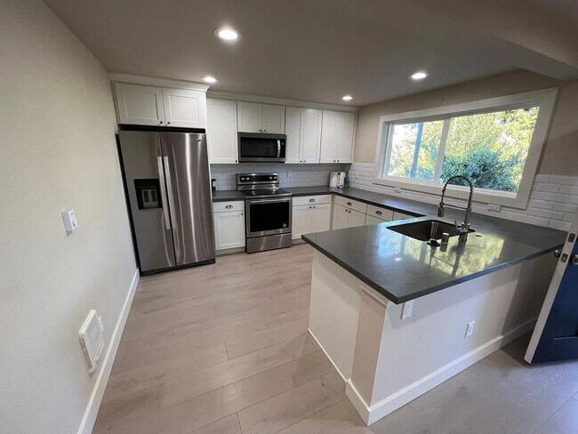 Building Photo - Sand Point Apartments