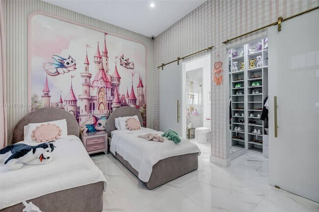 Building Photo - 250 NW 129th Ave