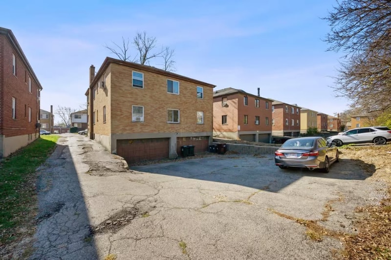 Building Photo - 3910 E Gatewood Ln