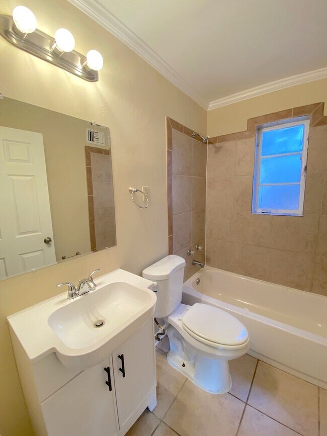 Building Photo - 3240 N Waynoka Cir