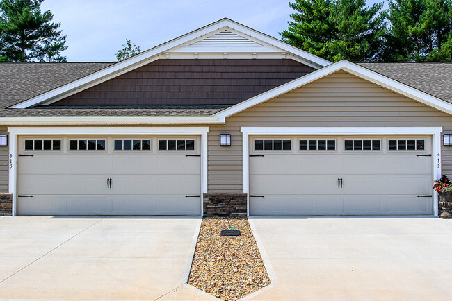 Attached Two-Car Garages in a Neighborhood Setting - Redwood Simpsonville Georgia Road