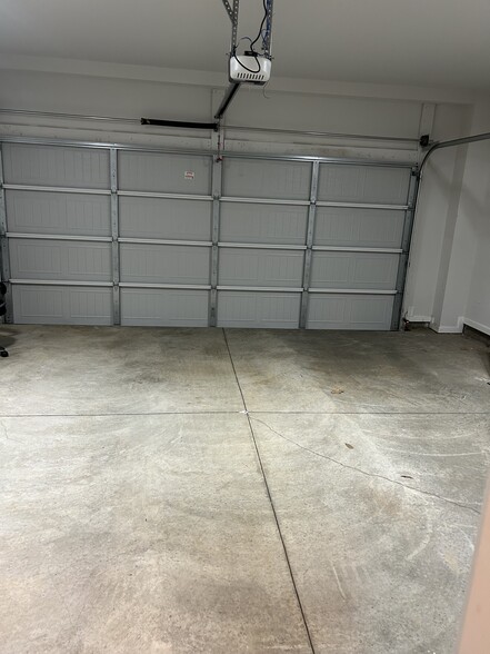 Garage - 3315 Hedgeway Ct