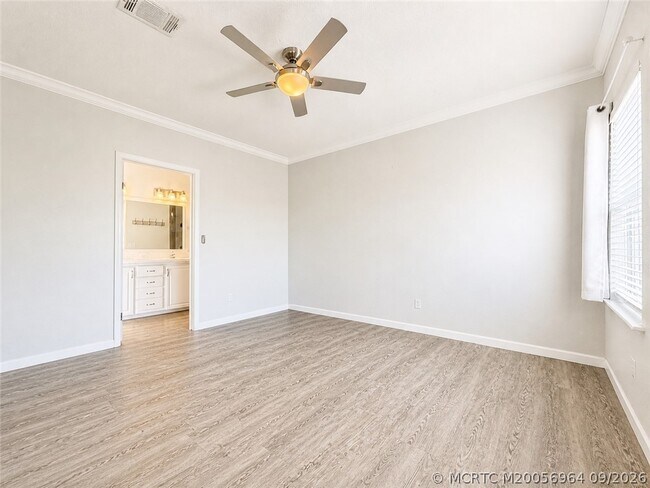 Building Photo - 252 NE Ebbtide Way