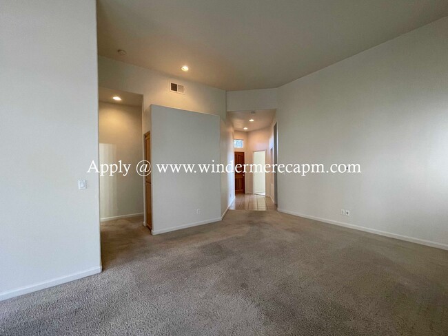 Building Photo - Spacious and Airy Rocklin Home!